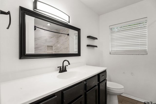 2811 Rollingwood Drive, Tyler, TX 75701