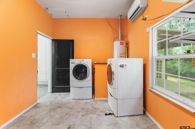 2811 Rollingwood Drive, Tyler, TX 75701