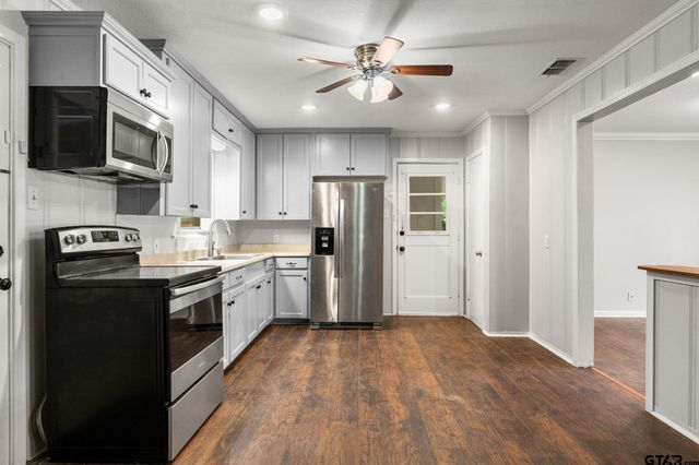 2811 Rollingwood Drive, Tyler, TX 75701