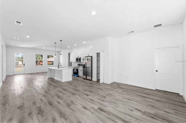 16218 SW 27TH TERRACE ROAD, Ocala, FL 34473