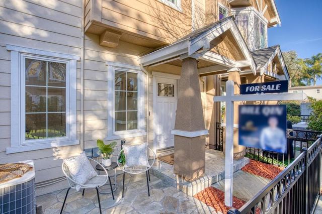 2219 Woodberry Lane, Mountain View, CA 94043