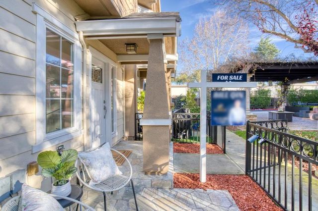 2219 Woodberry Lane, Mountain View, CA 94043