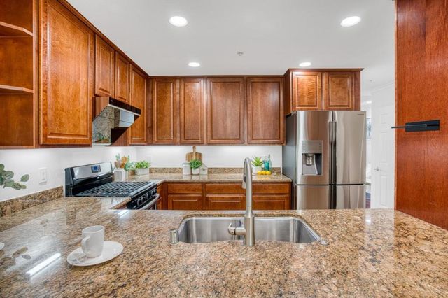 2219 Woodberry Lane, Mountain View, CA 94043