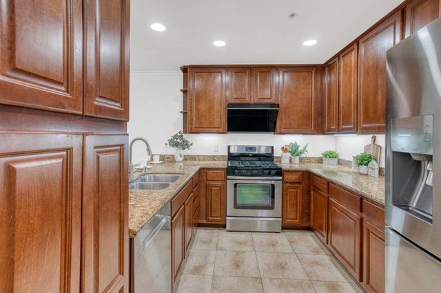 2219 Woodberry Lane, Mountain View, CA 94043