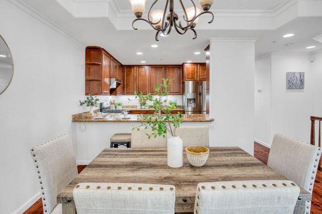 2219 Woodberry Lane, Mountain View, CA 94043