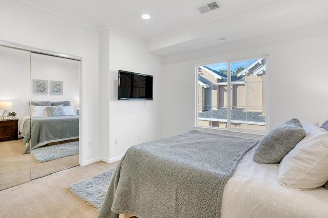 2219 Woodberry Lane, Mountain View, CA 94043