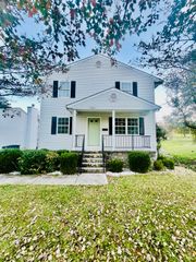 2988 Stonebridge CIR, Vinton, VA 24179