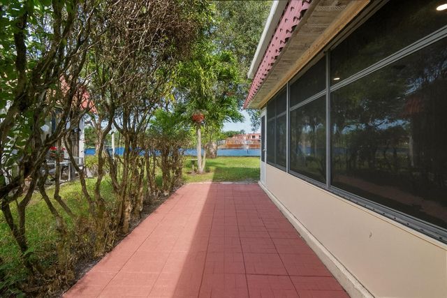 769 Nantucket Circle, Lake Worth, FL 33467