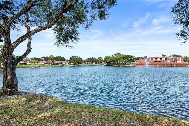 769 Nantucket Circle, Lake Worth, FL 33467