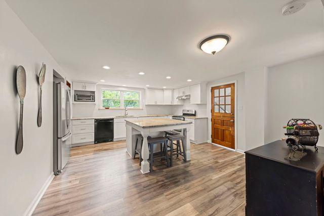 17811 Harwood Avenue, Homewood, IL 60430