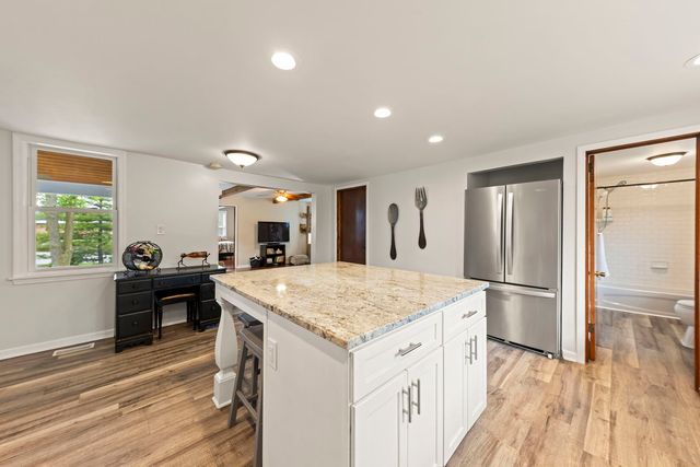17811 Harwood Avenue, Homewood, IL 60430