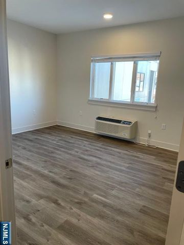 205 Stuyvesant Avenue 203, Lyndhurst, NJ 07071