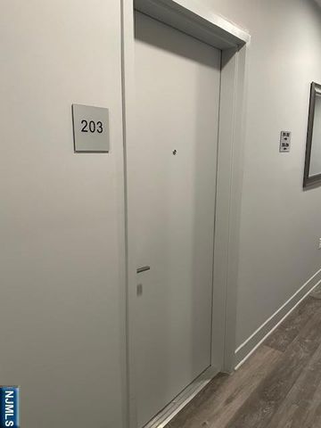 205 Stuyvesant Avenue 203, Lyndhurst, NJ 07071