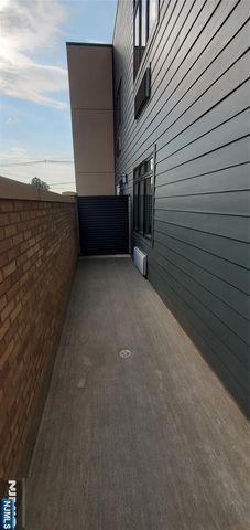 205 Stuyvesant Avenue 203, Lyndhurst, NJ 07071