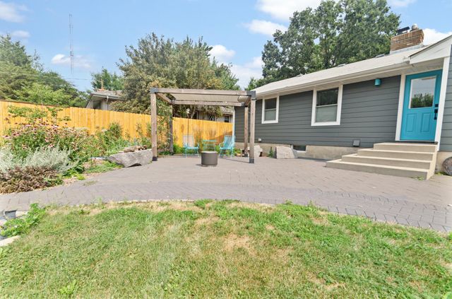 545 Frontenac Place, Saint Paul, MN 55104