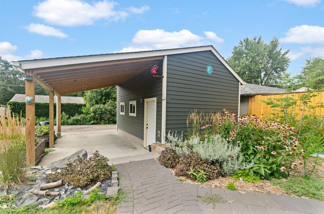 545 Frontenac Place, Saint Paul, MN 55104
