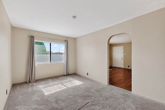 165 Hilton Avenue NW, Albuquerque, NM 87107