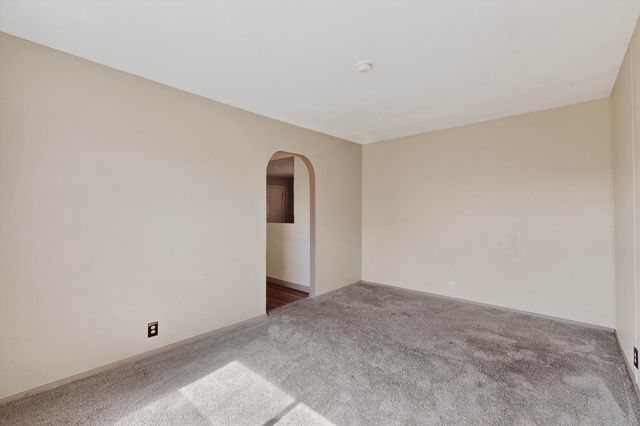 165 Hilton Avenue NW, Albuquerque, NM 87107