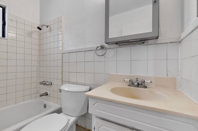 165 Hilton Avenue NW, Albuquerque, NM 87107