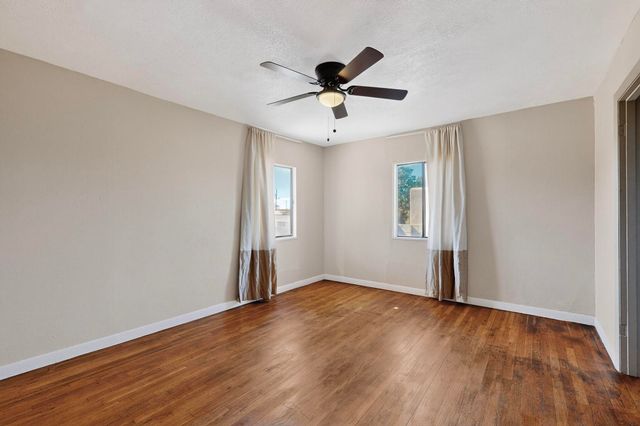 165 Hilton Avenue NW, Albuquerque, NM 87107