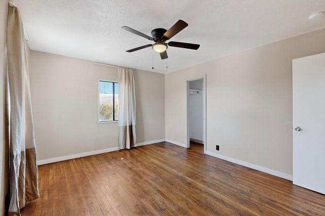 165 Hilton Avenue NW, Albuquerque, NM 87107