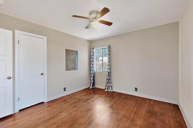 165 Hilton Avenue NW, Albuquerque, NM 87107