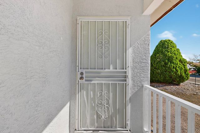 165 Hilton Avenue NW, Albuquerque, NM 87107
