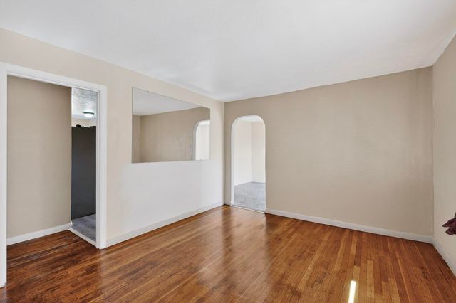 165 Hilton Avenue NW, Albuquerque, NM 87107