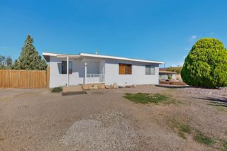165 Hilton Avenue NW, Albuquerque, NM 87107
