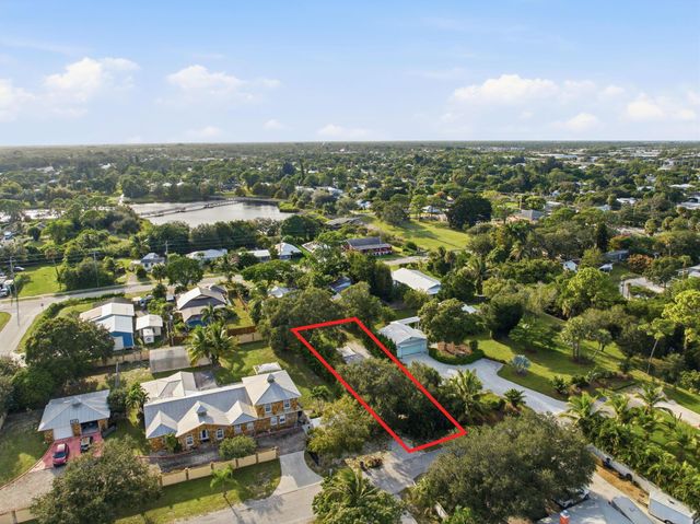 5028 SE Driftwood Avenue, Stuart, FL 34997