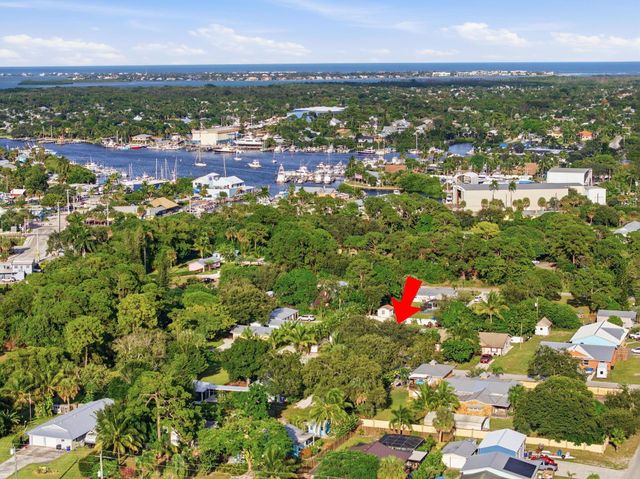 5028 SE Driftwood Avenue, Stuart, FL 34997
