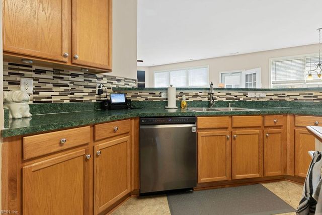 806 Queensbury LN, Williamsburg, VA 23185