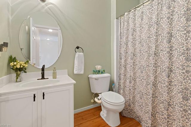 806 Queensbury LN, Williamsburg, VA 23185