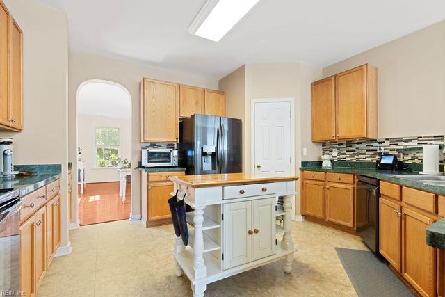 806 Queensbury LN, Williamsburg, VA 23185