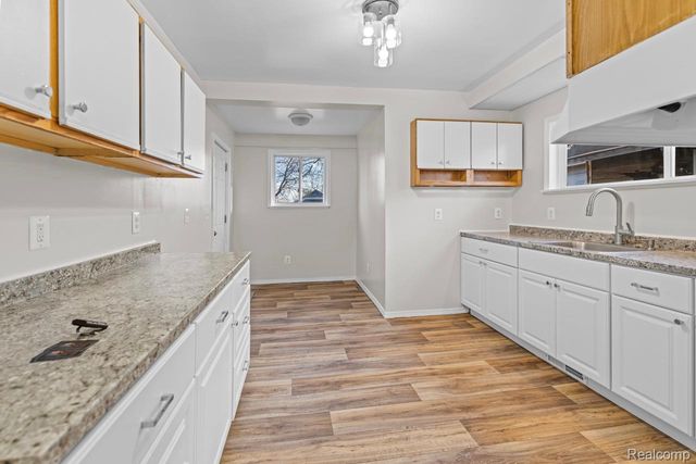 93 Poplar Avenue, Pontiac, MI 48342