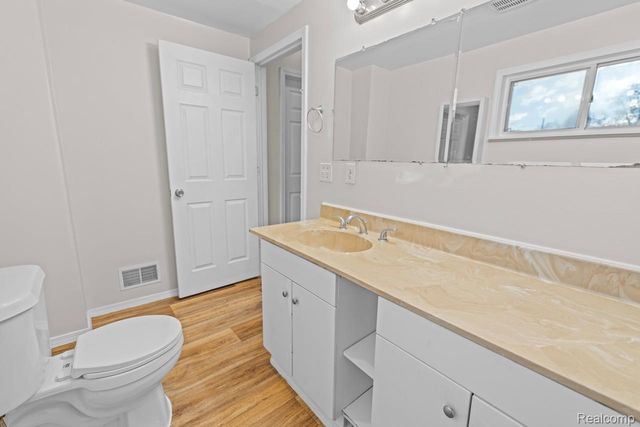 93 Poplar Avenue, Pontiac, MI 48342