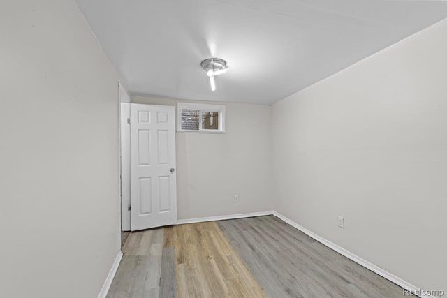 93 Poplar Avenue, Pontiac, MI 48342