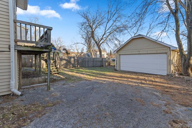 93 Poplar Avenue, Pontiac, MI 48342