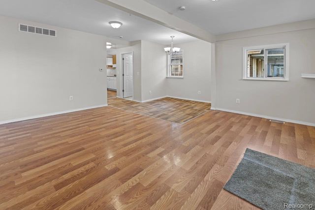 93 Poplar Avenue, Pontiac, MI 48342