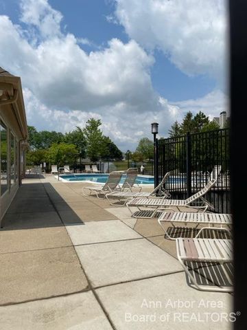 1522 Oakfield Drive, Ann Arbor, MI 48108