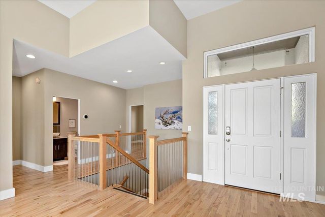 201 W Thornberry Dr, Boise, ID 83702