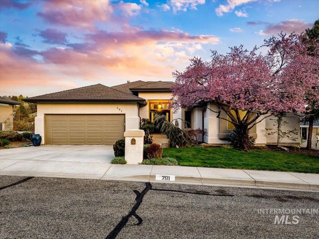 201 W Thornberry Dr, Boise, ID 83702