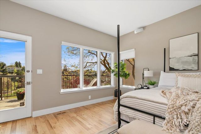 201 W Thornberry Dr, Boise, ID 83702