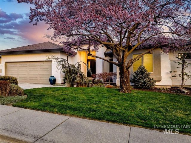 201 W Thornberry Dr, Boise, ID 83702
