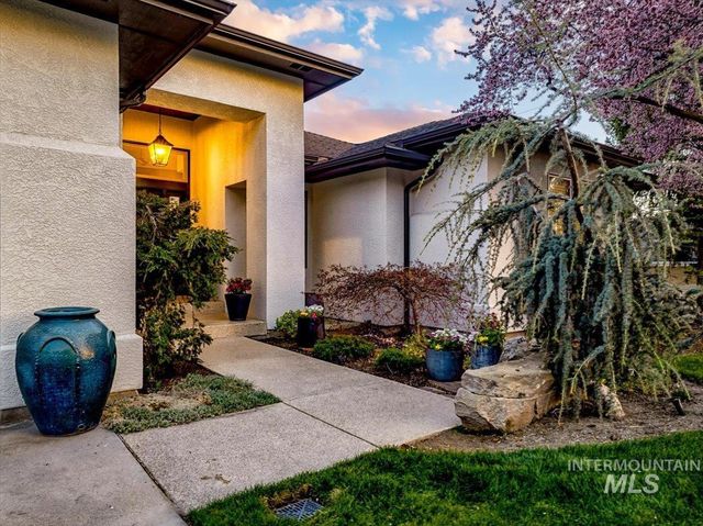 201 W Thornberry Dr, Boise, ID 83702