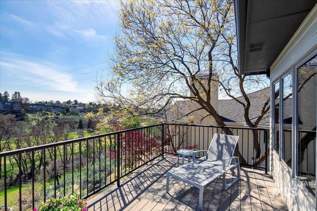 201 W Thornberry Dr, Boise, ID 83702