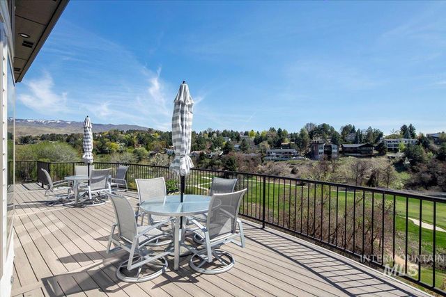 201 W Thornberry Dr, Boise, ID 83702