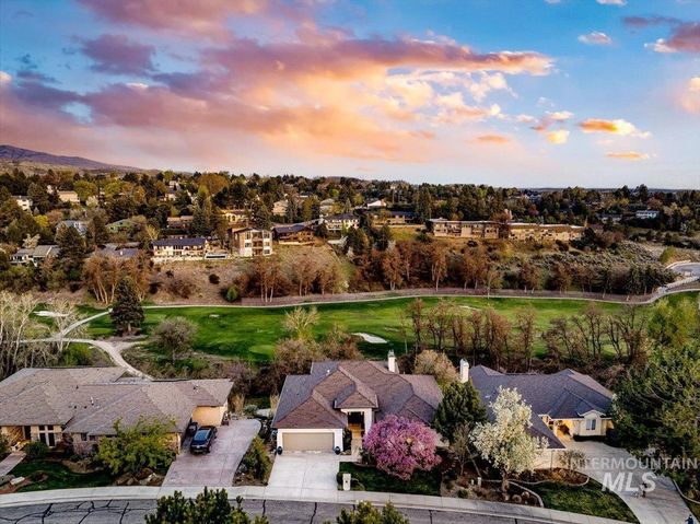 201 W Thornberry Dr, Boise, ID 83702