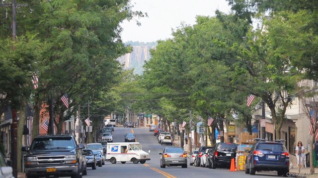 113 Beacon Hill Dr E25, Dobbs Ferry, NY 10522