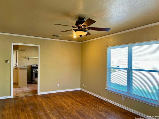 335 SARATOGA DR, San Antonio, TX 78213